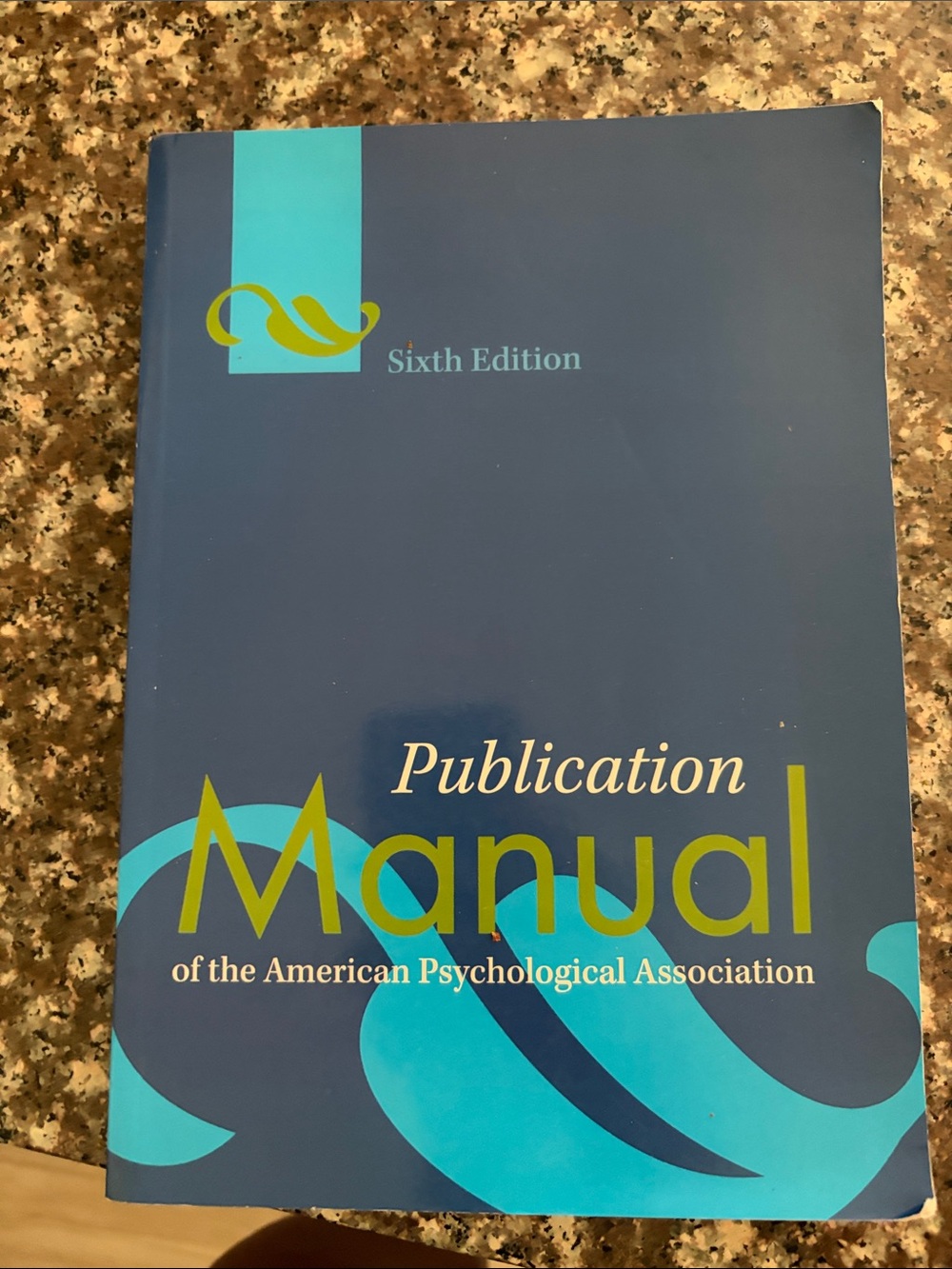 Publication Manual of the American Psychological Association - Blue Cover